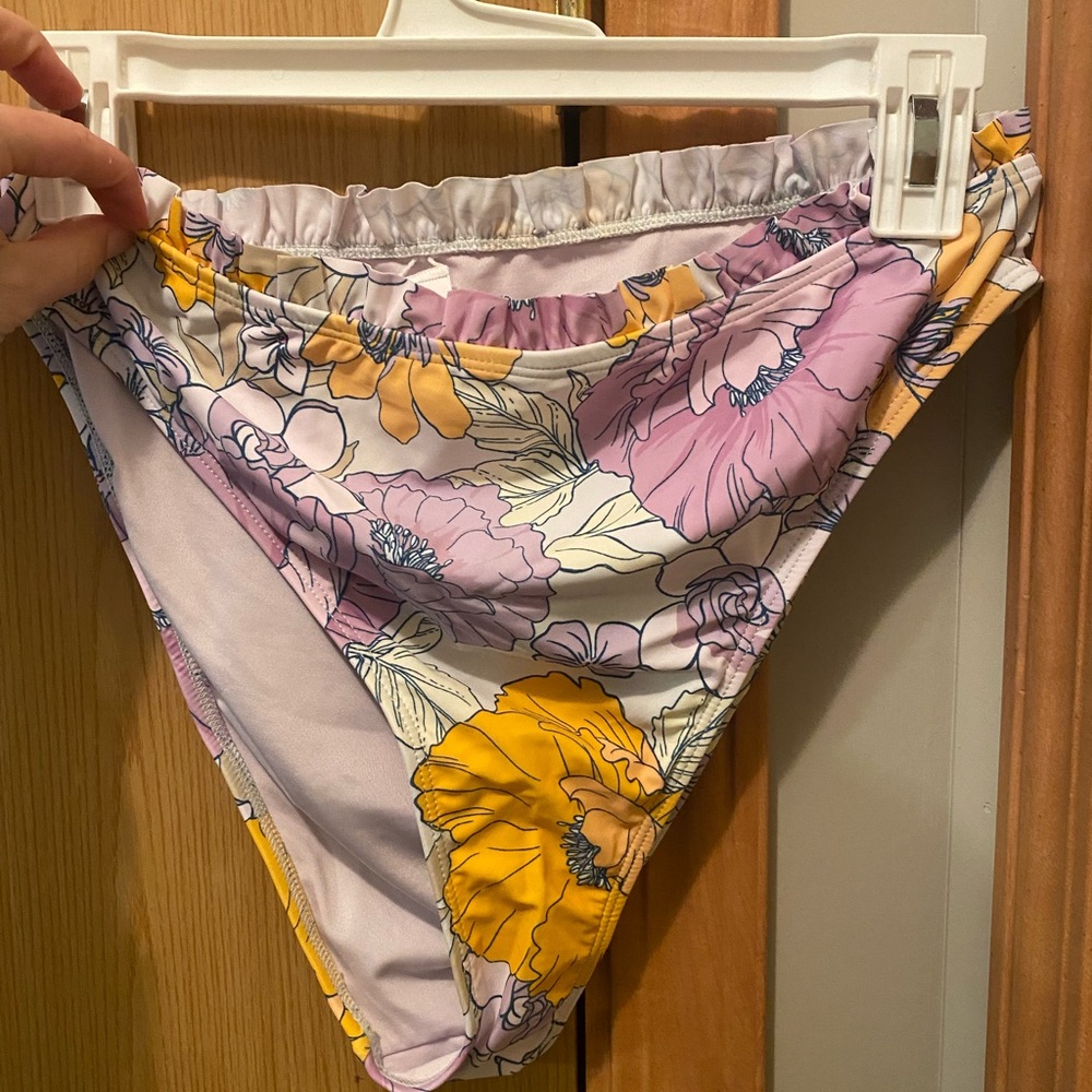 Cupshe High-Cut Bikini Bottoms in Purple and Gold